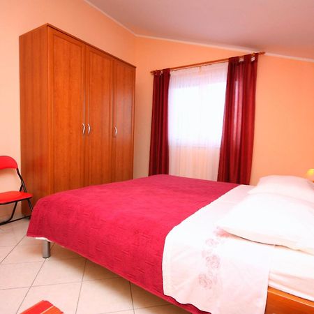 Apartments By The Sea Vinisce, Trogir - 5229 객실 사진