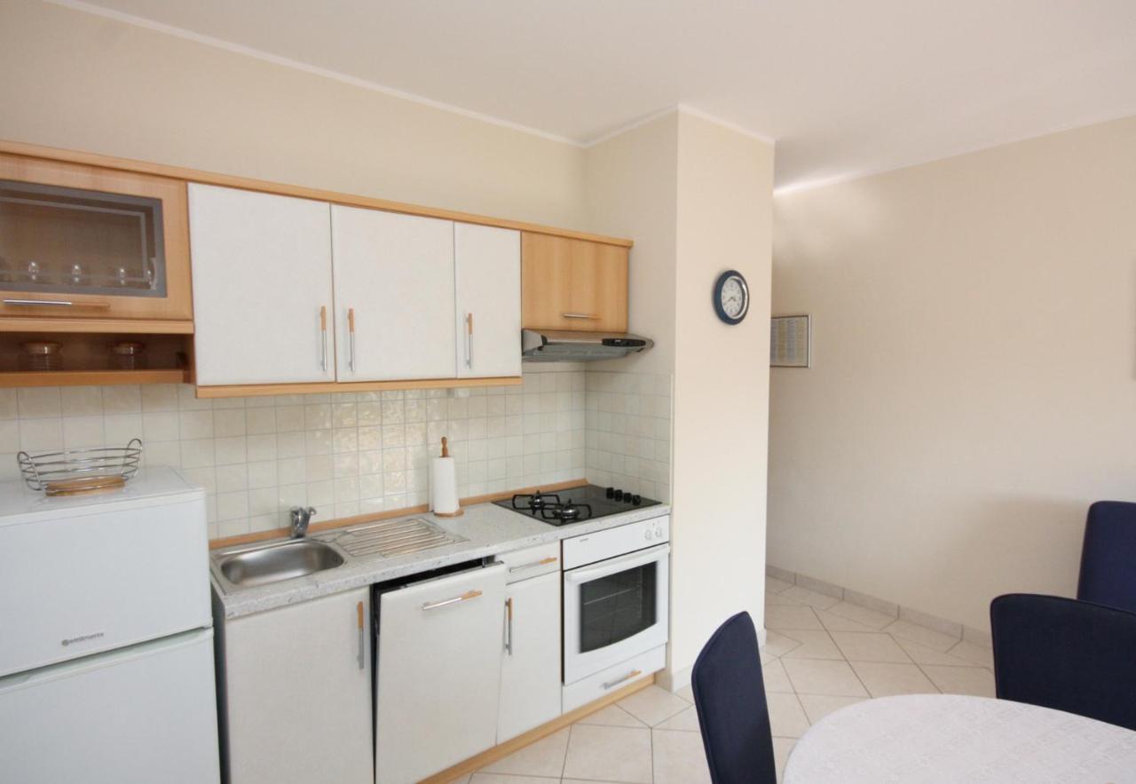 Apartments By The Sea Vinisce, Trogir - 5229 외부 사진