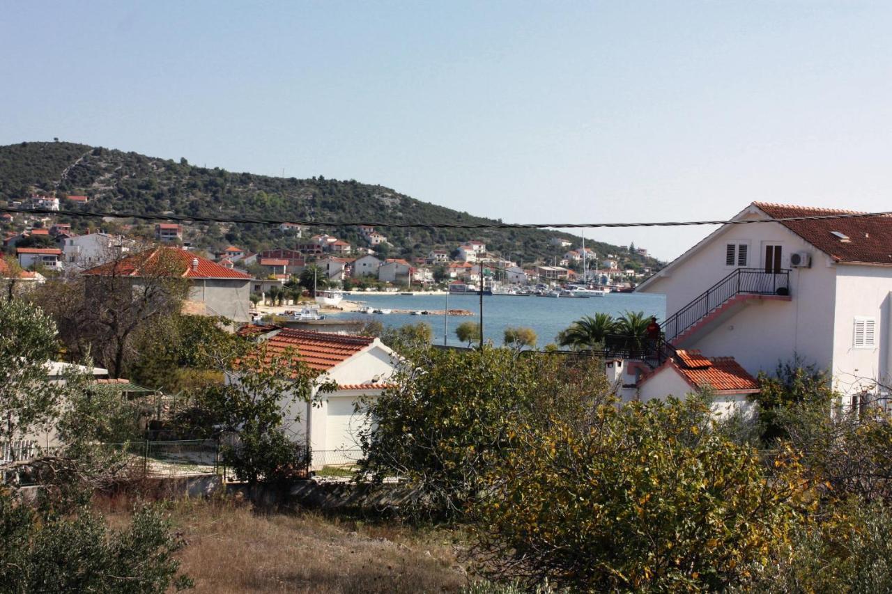 Apartments By The Sea Vinisce, Trogir - 5229 외부 사진