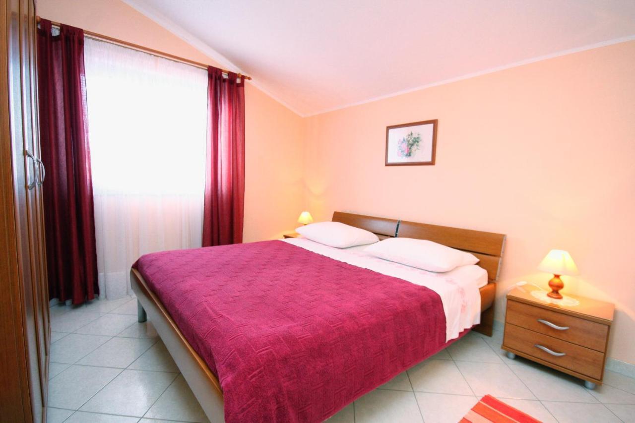 Apartments By The Sea Vinisce, Trogir - 5229 외부 사진