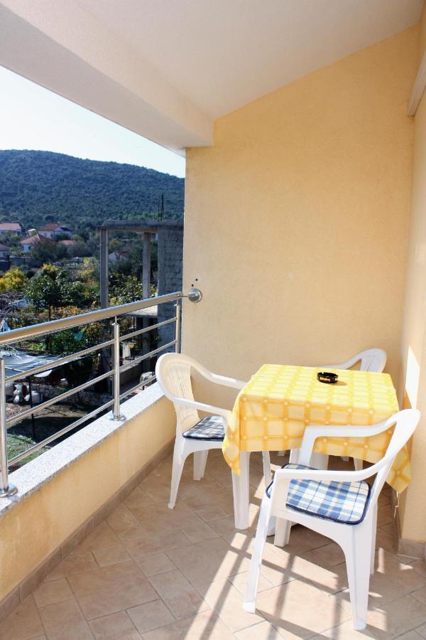 Apartments By The Sea Vinisce, Trogir - 5229 외부 사진