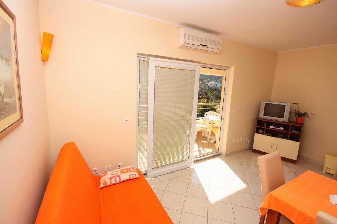 Apartments By The Sea Vinisce, Trogir - 5229 외부 사진