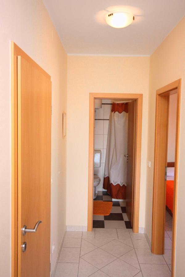 Apartments By The Sea Vinisce, Trogir - 5229 외부 사진
