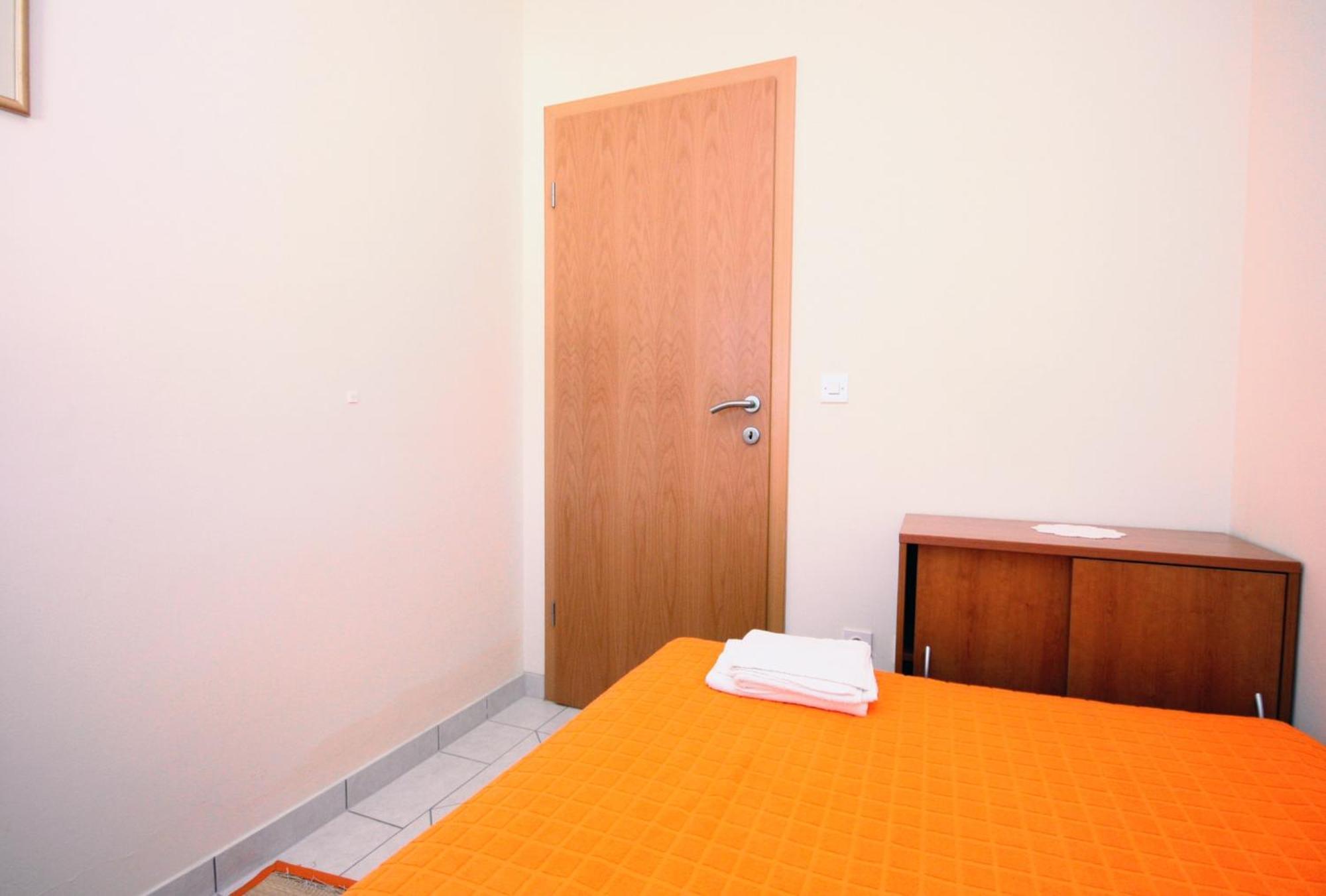 Apartments By The Sea Vinisce, Trogir - 5229 객실 사진